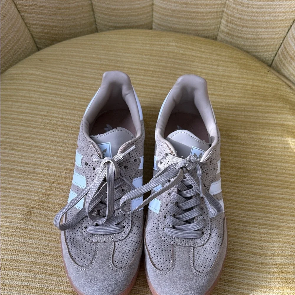 adidas // cream white striped samba shoes - Picture 6 of 6